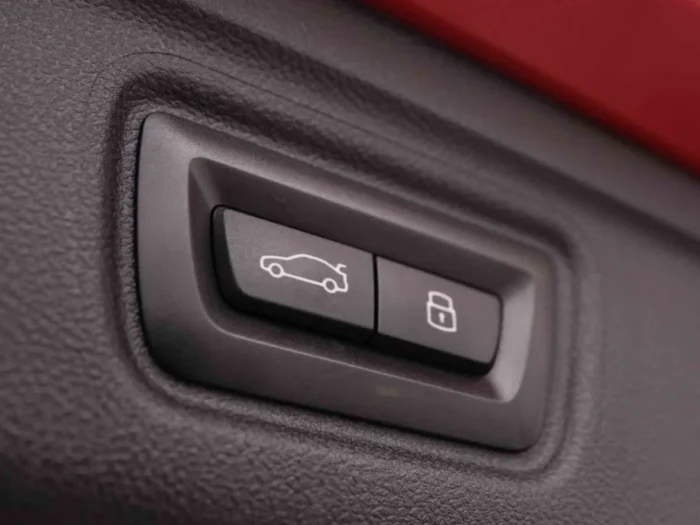 BMW 3 320d 190 Touring Steptronic M-Pack – Image 7