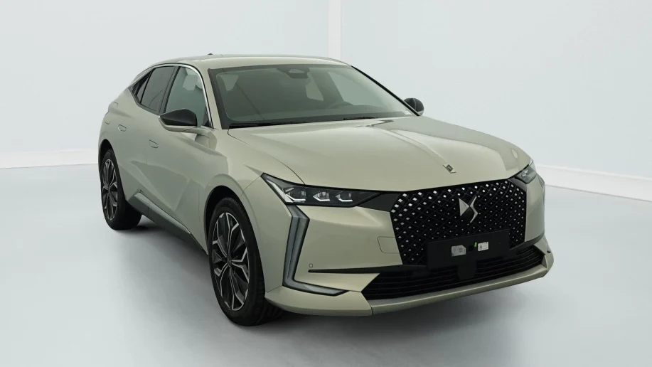 ds-ds4-99155211f6bc5795f96f2e2aae950072 DS DS4 BlueHDi 130 EAT8 Etoile - Alcantara – Image 1