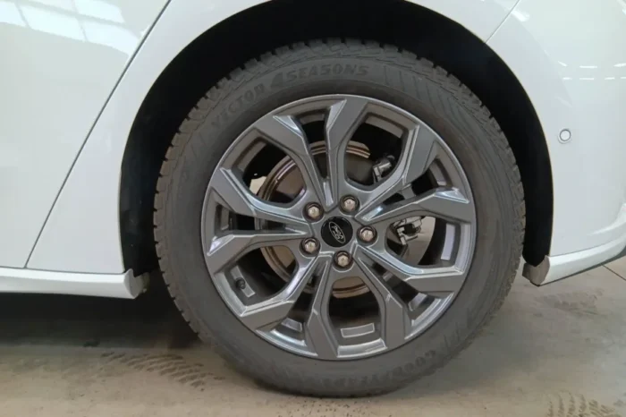 Ford Focus Focus 1.0 EcoBoost 155 S&S mHEV Powershift ST-Line X – Image 7