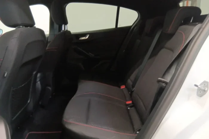 Ford Focus Focus 1.0 EcoBoost 155 S&S mHEV Powershift ST-Line X – Image 9
